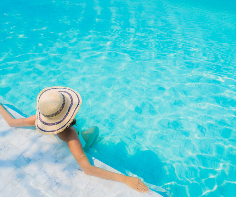Swimming-Pool-Girl-In-Hat